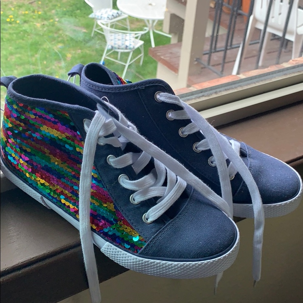 Cat & Jack navy high tops. New. Cute! 🌈